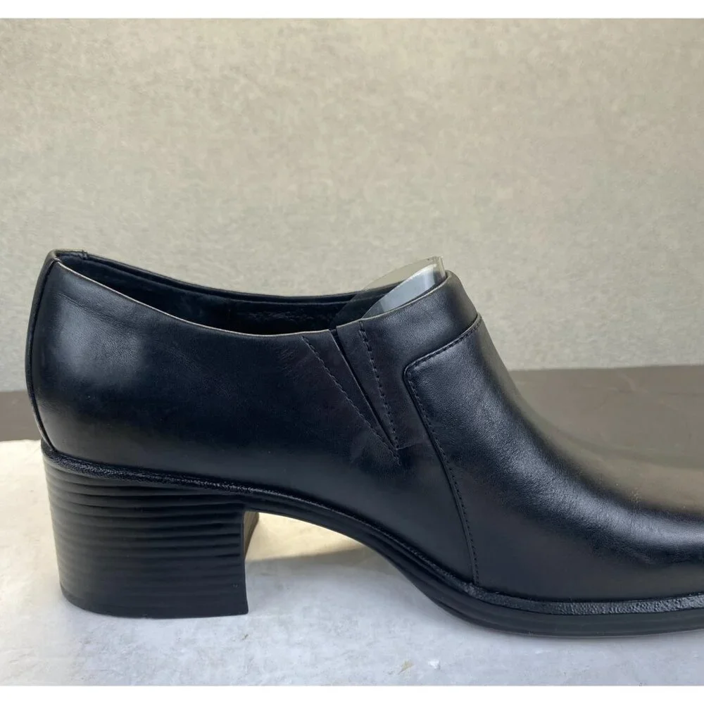 Clarks 30099‎ Black Leather Ankle Boots Heel Womans Size 9 M